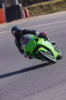 brands-hatch-photographs;brands-no-limits-trackday;cadwell-trackday-photographs;enduro-digital-images;event-digital-images;eventdigitalimages;no-limits-trackdays;peter-wileman-photography;racing-digital-images;trackday-digital-images;trackday-photos